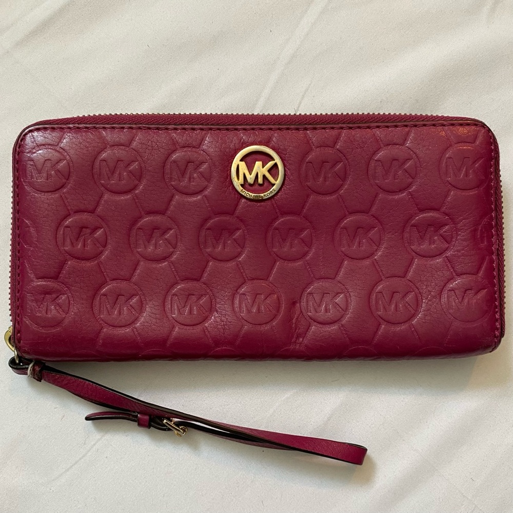 MICHAEL KORS Pink Leather Wallet Zip Around Continental Style, Logo Embossed